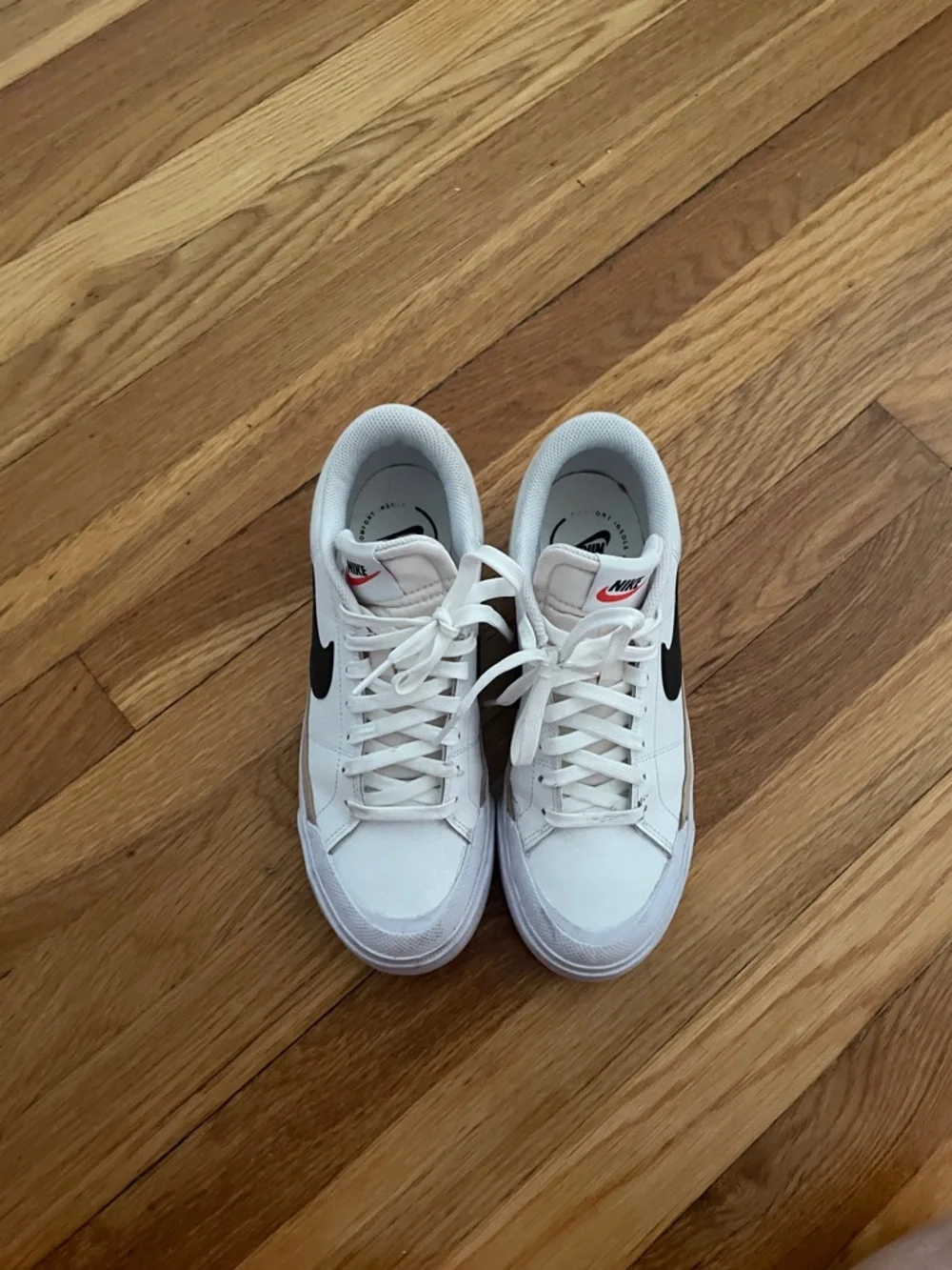 Nike White Black Cream Women’s Sneakers - Picture 2 of 5